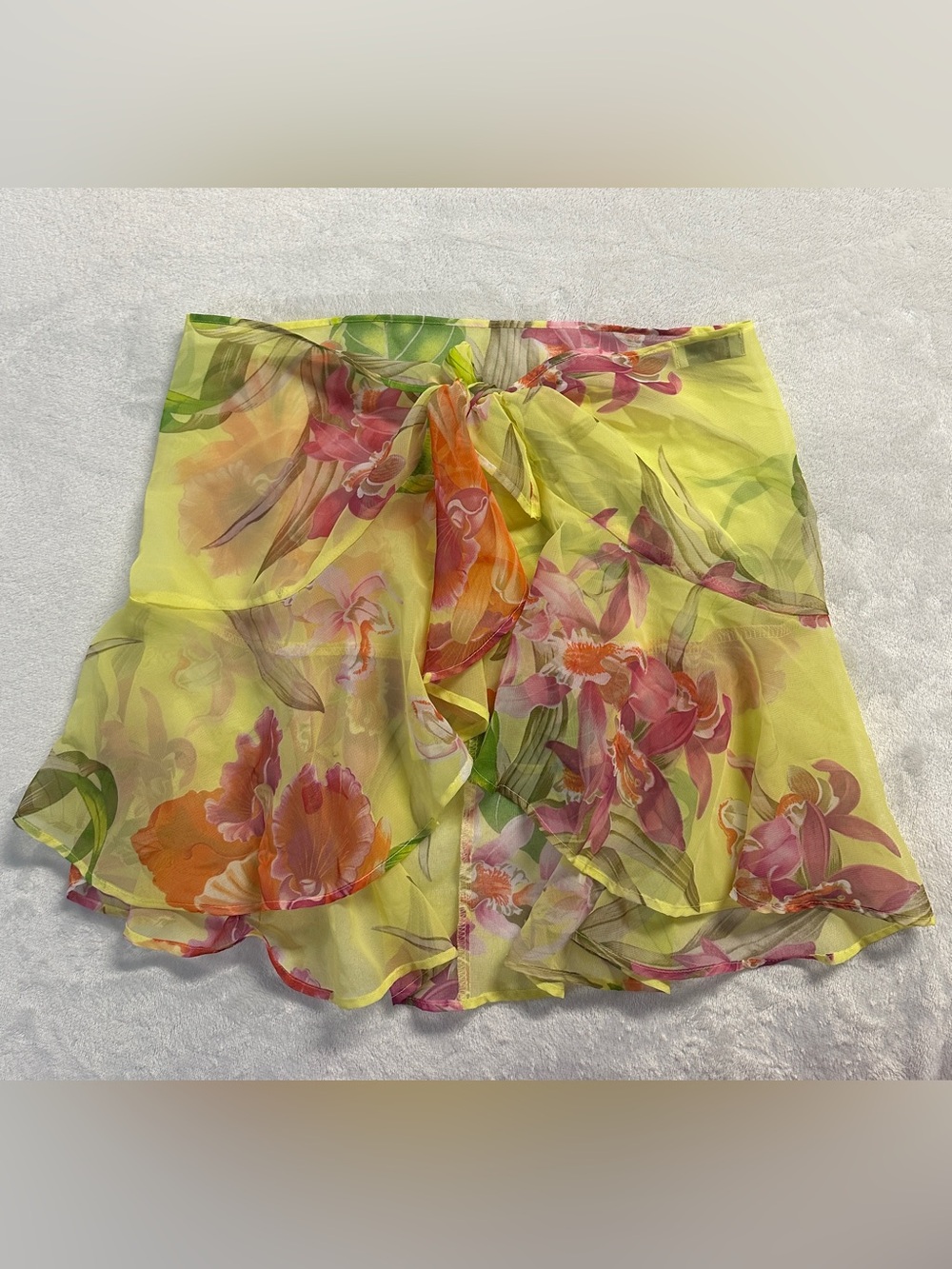 Y2K TOMMY BAHAMA women's yellow floral frilly chiffon sarong skirt, S-M.